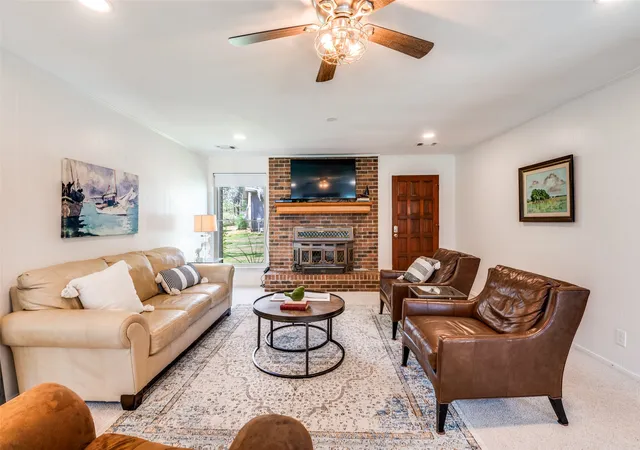 Photo 4 of Sale Pending at 182 Huts Crossing Rd, Sadler, TX 76264 | MLS# 21221188 | Listing updated on 2026-07-15