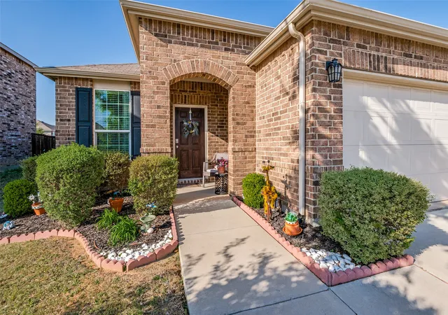 Photo 2 of Sale Pending at 1333 Vernon Dr, Providence Village, TX 76227 | MLS# 21221302 | Listing updated on 2026-07-25
