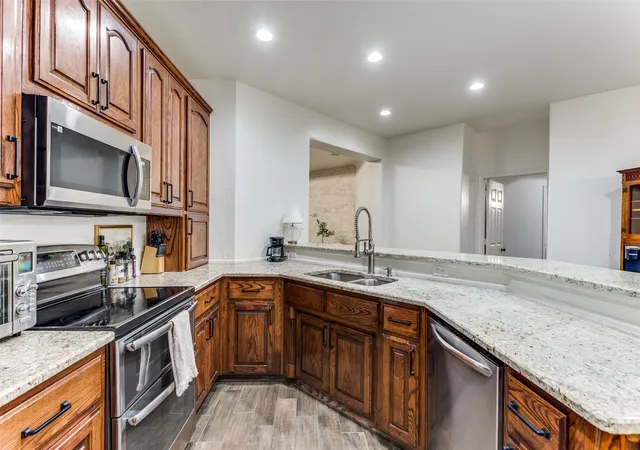 Photo 3 of Multi family home for sale at 101 Oakwood Dr, Weatherford, TX 76086 | MLS# 21221676 | Listing updated on 2026-08-03