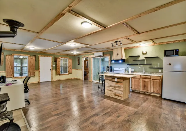 Homes for sale in Granbury, TX | 5711 Flint Dr, Granbury, TX 76048 | MLS# 21221008