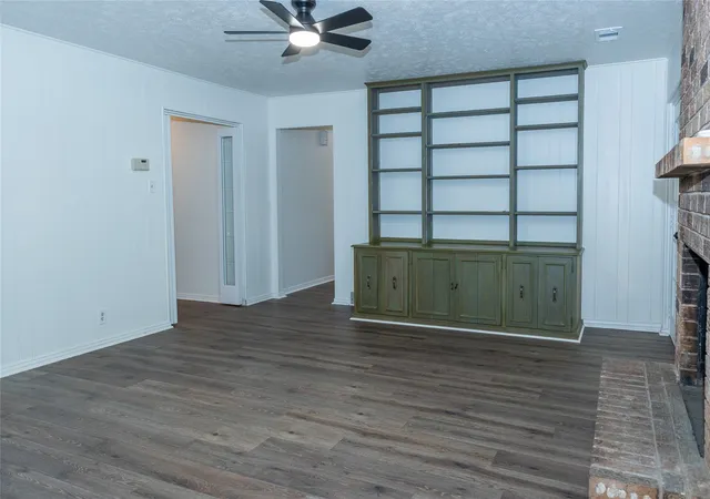 Photo 3 of Single family home for sale at 1860 Meadow Valley Ln, Dallas, TX 75232 | MLS# 21221475 | Listing updated on 2026-09-29