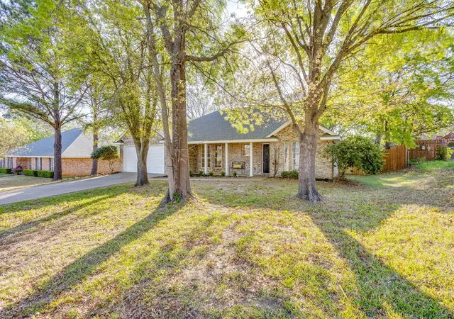 Photo 1 of Single family home for sale at 615 Rosewood Pl, Joshua, TX 76058 | MLS# 21221543 | Listing updated on 2026-07-08