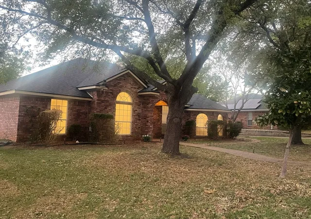 Homes for sale in Hillsboro, TX | 201 Chaparral Dr, Hillsboro, TX 76645 | MLS# 21221893