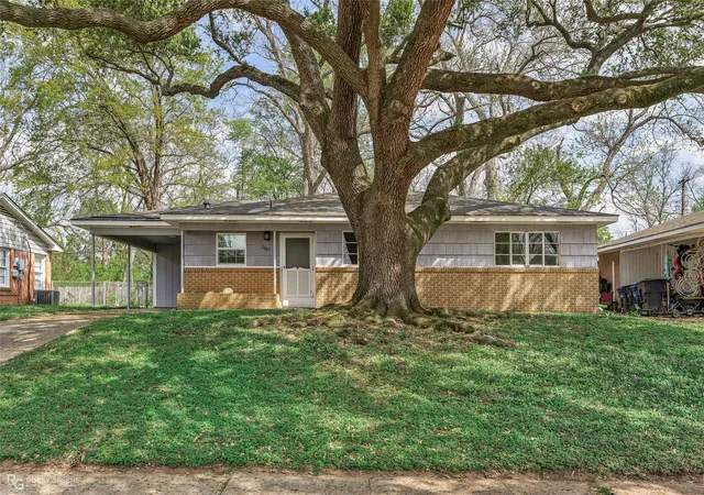 Photo 2 of Sale Pending at 2603 W Cavett Dr, Shreveport, LA 71104 | MLS# 21220943 | Listing updated on 2026-07-09