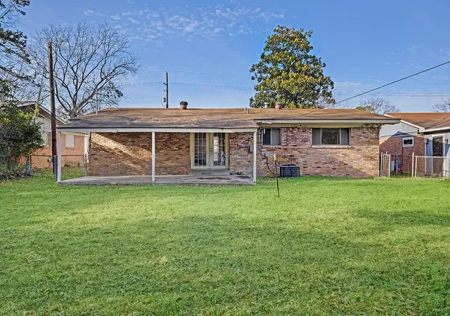 Photo 1 of Single family home for sale at 504 Redwater Rd, Wake Village, TX 75501 | MLS# 21221980 | Listing updated on 2026-08-22
