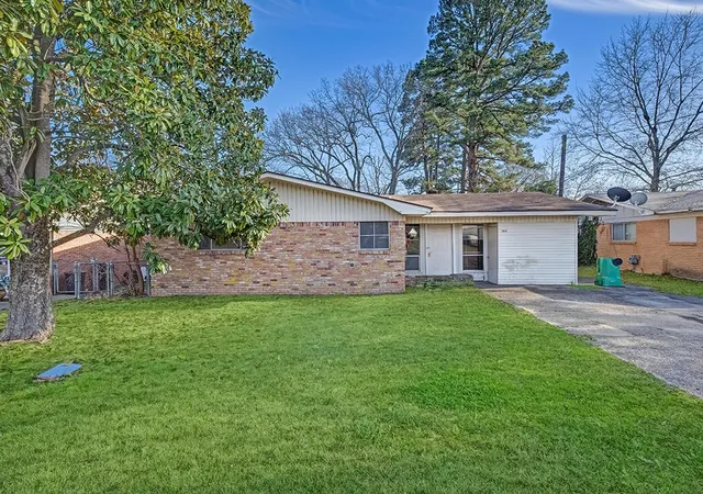 Photo 2 of Single family home for sale at 504 Redwater Rd, Wake Village, TX 75501 | MLS# 21221980 | Listing updated on 2026-08-22