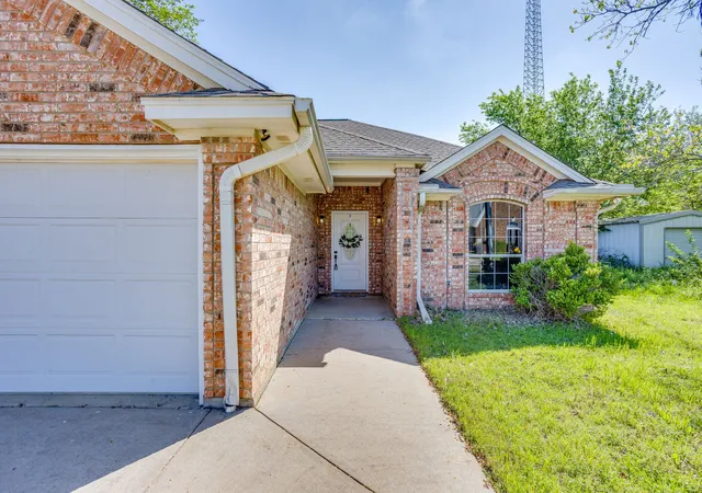 Homes for sale in Covington, TX | 108 S Douglas St, Covington, TX 76636 | MLS# 21221900