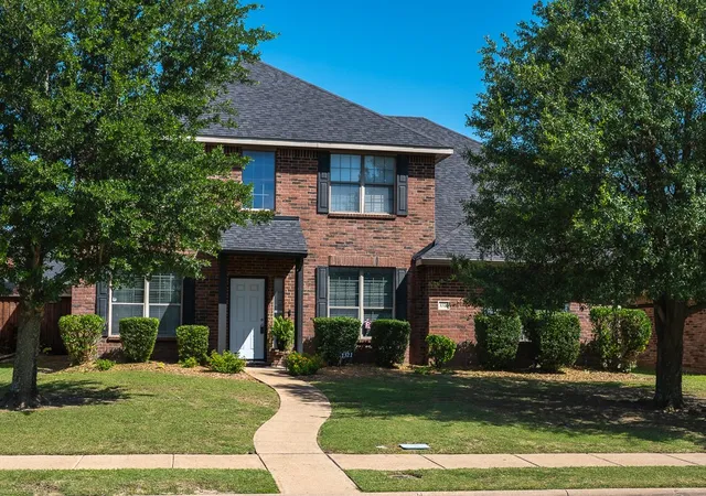 Photo 1 of Sale Pending at 1321 Illinois Ave, Lancaster, TX 75134 | MLS# 21221232 | Listing updated on 2026-08-04