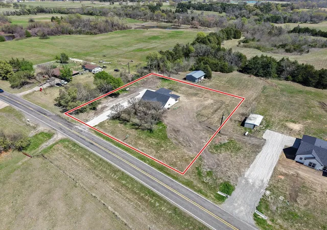 Photo 3 of Single family home for sale at 14419 Fm 1396 E, Windom, TX 75492 | MLS# 21216106 | Listing updated on 2026-08-27