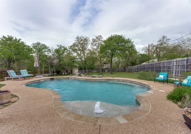 Photo 2 of Single family home for sale at 9714 Windsor Cir, Fort Worth, TX 76140 | MLS# 21221639 | Listing updated on 2026-08-31