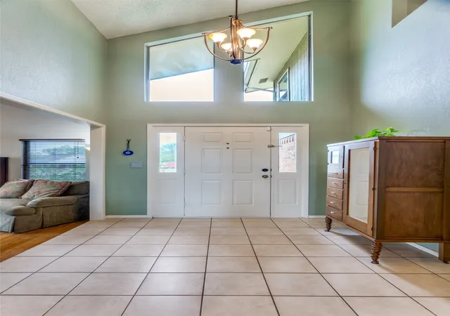 Photo 3 of Single family home for sale at 9714 Windsor Cir, Fort Worth, TX 76140 | MLS# 21221639 | Listing updated on 2026-08-31