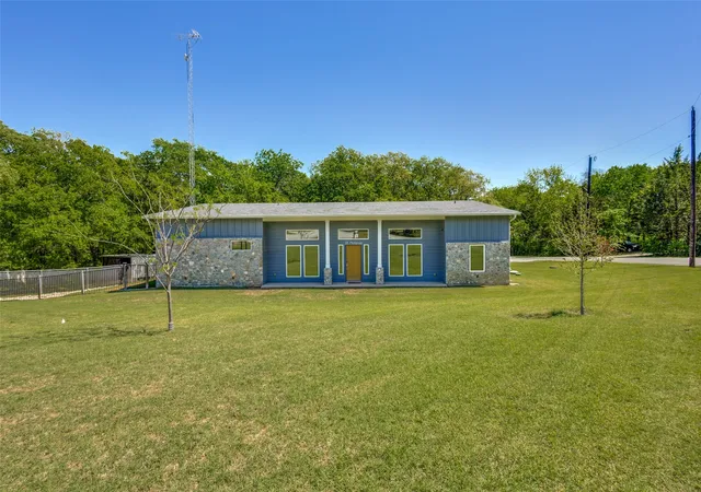 Homes for sale in Pottsboro, TX | 18 Mckinzie Ln, Pottsboro, TX 75076 | MLS# 21221711