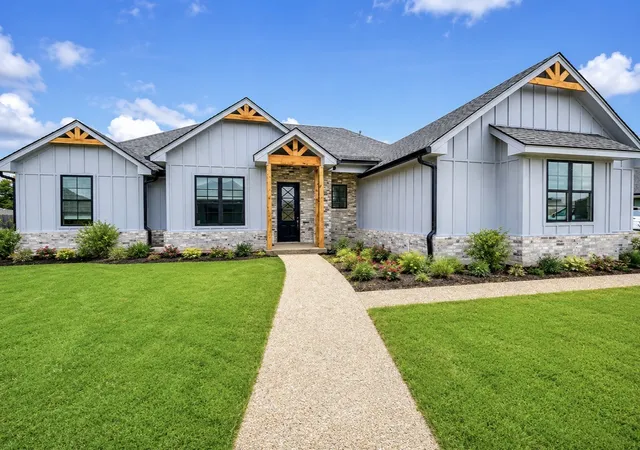 Photo 1 of Single family home for sale at 224 Fox Run Ln, Waco, TX 76706 | MLS# 21222156 | Listing updated on 2026-07-17