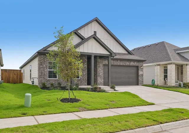 Photo 3 of Single family home for sale at 2217 Trailside Dr, Sherman, TX 75092 | MLS# 21222291 | Listing updated on 2026-10-06