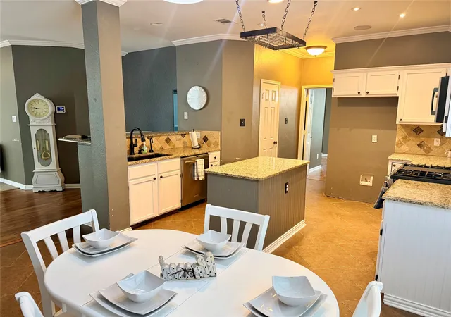 Photo 4 of Single family home for sale at 7206 Birchmont Dr, Rowlett, TX 75089 | MLS# 21221719 | Listing updated on 2026-09-01