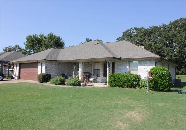 Homes for sale in Lake Kiowa, TX | 102 Wasco Cvs, Lake Kiowa, TX 76240 | MLS# 21222329