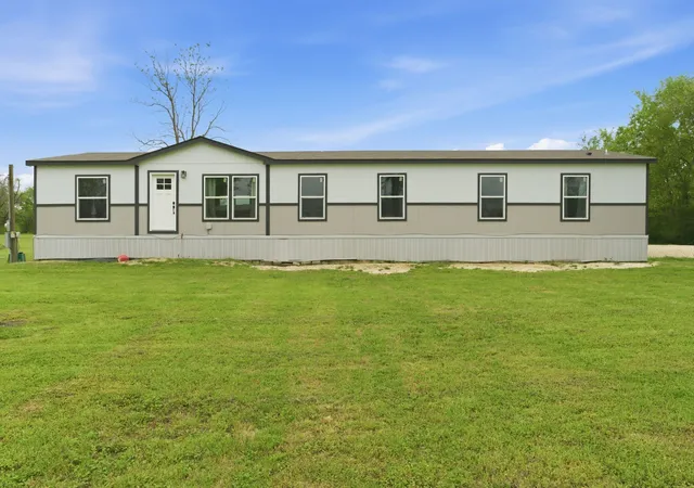 Homes for sale in Saltillo, TX | 8792 Hwy 67, Saltillo, TX 75478 | MLS# 21221906