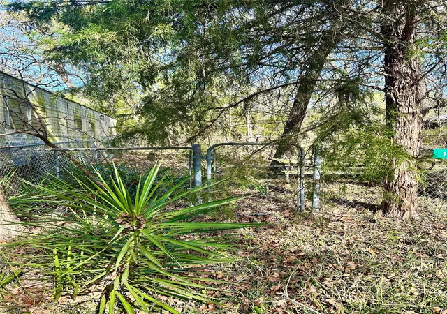 Photo 3 of Manufactured home for sale at 14110 Austin St, Malakoff, TX 75148 | MLS# 21219157 | Listing updated on 2026-09-19
