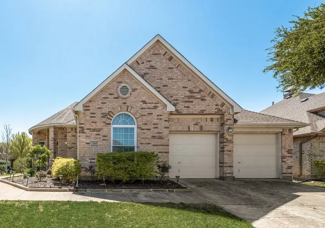 Photo 2 of Single family home for sale at 7301 Summer Glen Dr, Mc Kinney, TX 75072 | MLS# 21222431 | Listing updated on 2026-08-21