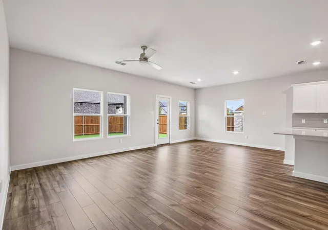 Photo 4 of Single family home for sale at 1620 Esra Ln, Anna, TX 75409 | MLS# 21222564 | Listing updated on 2026-10-06