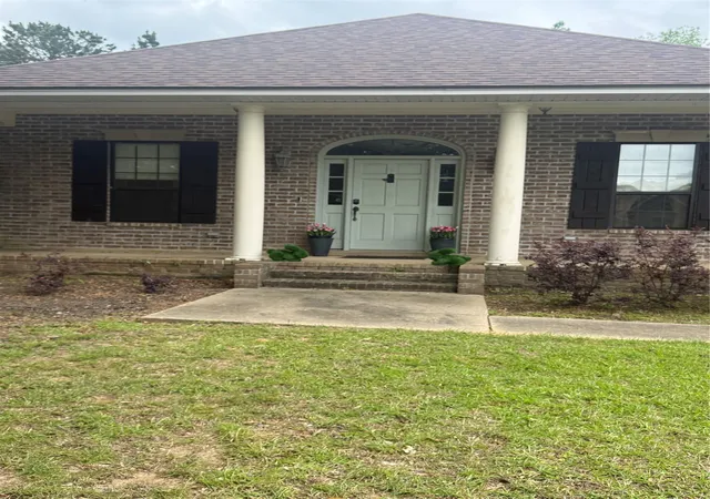 Photo 3 of Sale Pending at 201 Woodhaven Dr, Minden, LA 71055 | MLS# 21222609 | Listing updated on 2026-10-02