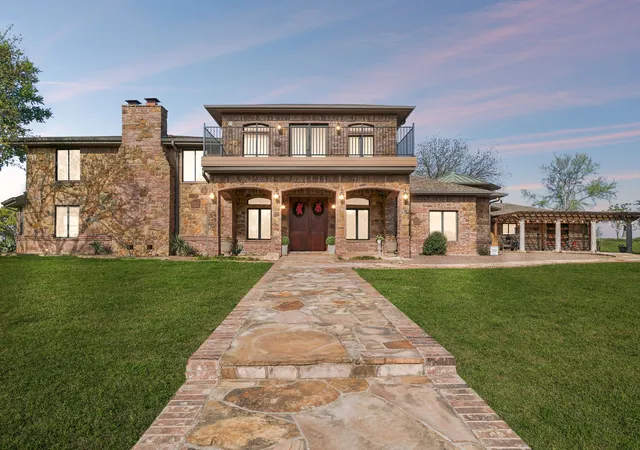 Photo 1 of Mansion for sale at 362 County Road 1170, Decatur, TX 76234 | MLS# 21222160 | Listing updated on 2026-08-20