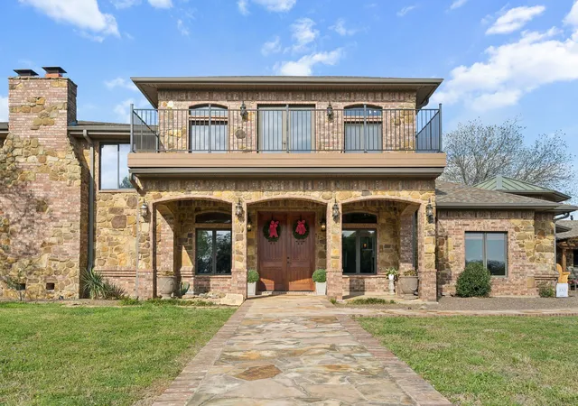 Photo 3 of Mansion for sale at 362 County Road 1170, Decatur, TX 76234 | MLS# 21222160 | Listing updated on 2026-08-20