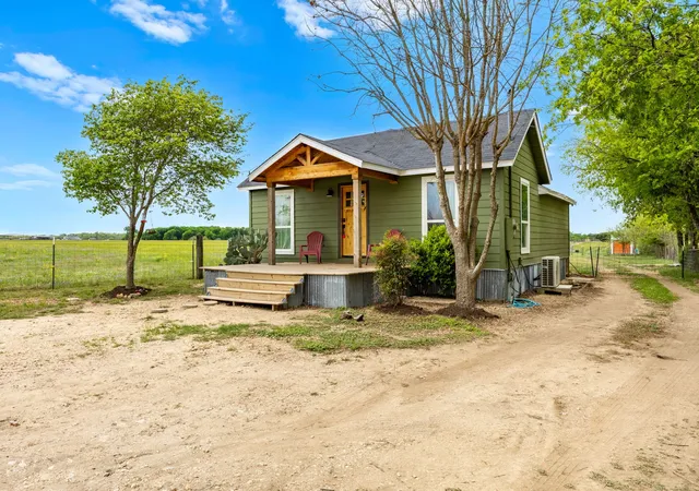 Photo 4 of Single family home for sale at 13390 Bendle Rd, Troy, TX 76579 | MLS# 21222608 | Listing updated on 2026-08-26