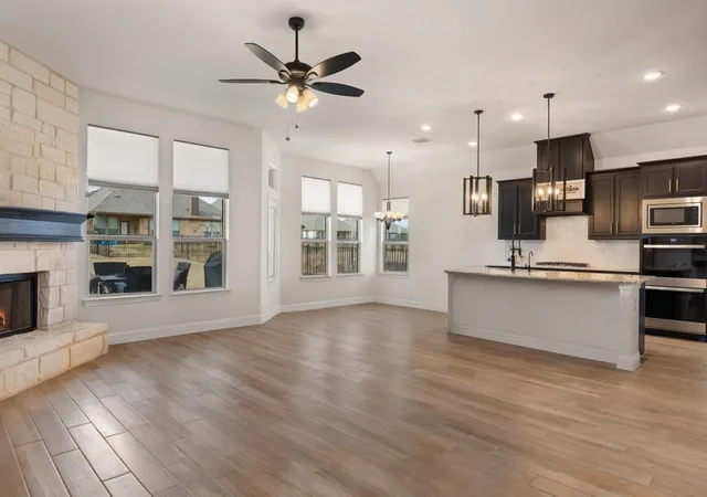 Photo 4 of Sale Pending at 3165 Ferry Boat Ln, Granbury, TX 76049 | MLS# 21222425 | Listing updated on 2026-08-18