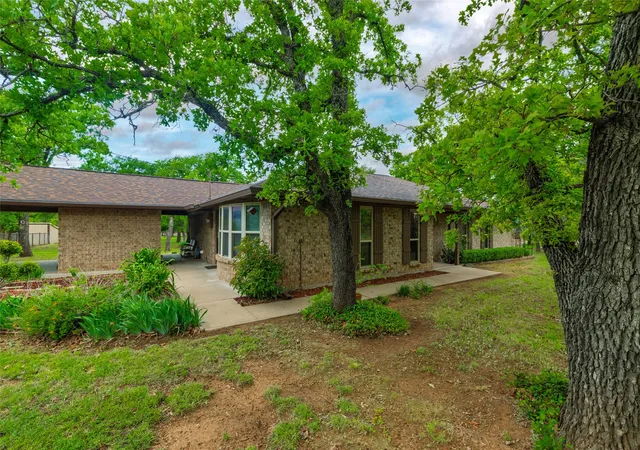 Homes for sale in Santo, TX | 970 Live Oak Rd, Santo, TX 76472 | MLS# 21222631