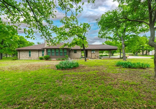 Homes for sale in Santo, TX | 970 Live Oak Rd, Santo, TX 76472 | MLS# 21222631