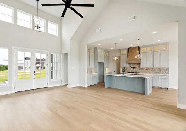 Photo 4 of Single family home for sale at 1084 Woodland Rd, Weatherford, TX 76088 | MLS# 21222710 | Listing updated on 2026-07-27