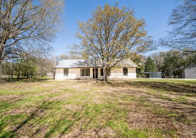 Photo 1 of Single family home for sale at 220 County Road 4577, Sulphur Springs, TX 75482 | MLS# 21222778 | Listing updated on 2026-10-06