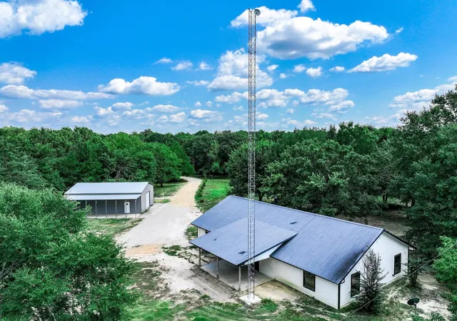 Photo 3 of Single family home for sale at 220 County Road 4577, Sulphur Springs, TX 75482 | MLS# 21222778 | Listing updated on 2026-10-06