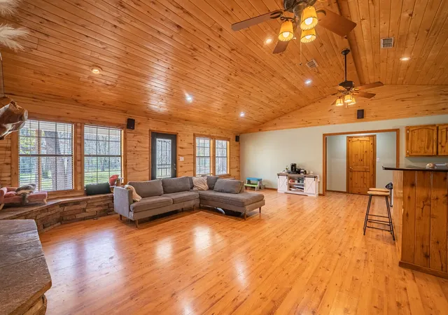 Photo 4 of Single family home for sale at 220 County Road 4577, Sulphur Springs, TX 75482 | MLS# 21222778 | Listing updated on 2026-10-06