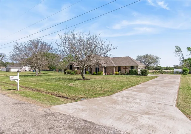 Photo 3 of Single family home for sale at 271 Vz County Road 4107, Canton, TX 75103 | MLS# 21220807 | Listing updated on 2026-09-18