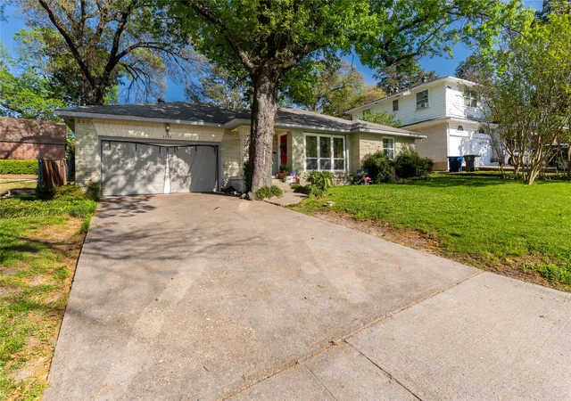 Photo 2 of Single family home for sale at 2422 Santa Cruz Dr, Dallas, TX 75227 | MLS# 21222808 | Listing updated on 2026-07-18