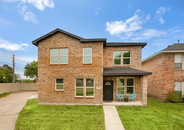 Photo 3 of Single family home for sale at 100 Newport Pl, Mesquite, TX 75149 | MLS# 21222679 | Listing updated on 2026-10-07
