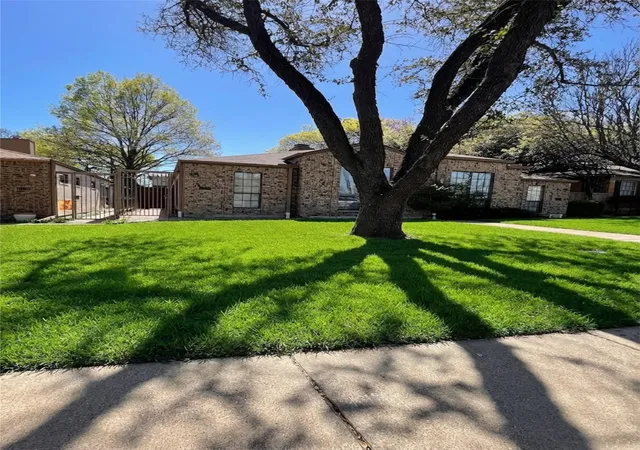Photo 1 of Sale Pending at 6228 Winton St, Dallas, TX 75214 | MLS# 21222804 | Listing updated on 2026-08-25