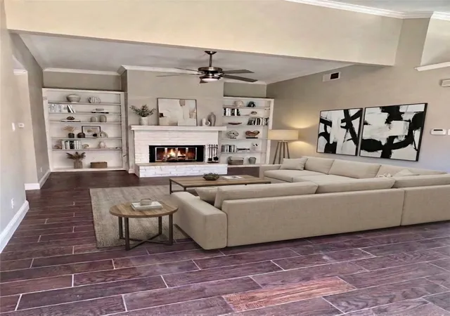 Photo 3 of Sale Pending at 6228 Winton St, Dallas, TX 75214 | MLS# 21222804 | Listing updated on 2026-08-25