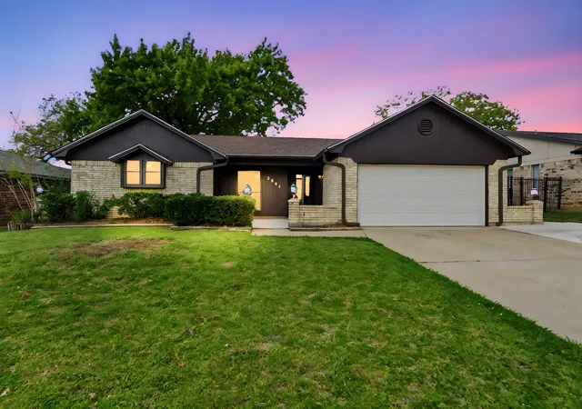 Homes for sale in Bedford, TX | 3021 Mossy Oak Ln, Bedford, TX 76021 | MLS# 21222767
