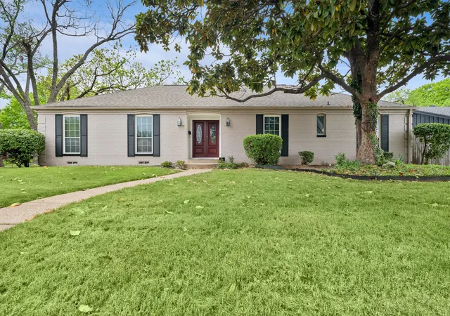 Homes for sale in Richardson, TX | 204 Shadywood Ln, Richardson, TX 75080 | MLS# 21212239