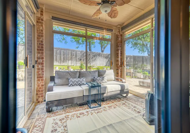 Photo 2 of Single family home for sale at 1129 Northlake Dr, De Soto, TX 75115 | MLS# 21222408 | Listing updated on 2026-07-26