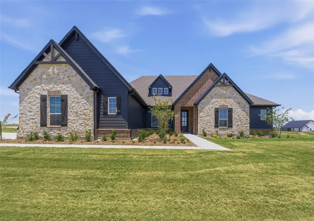 Photo 2 of Single family home for sale at 2305 Gypsum St, Krum, TX 76249 | MLS# 21222973 | Listing updated on 2026-09-30
