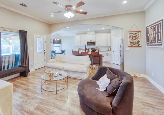 Photo 3 of Sale Pending at 100 Prarie Grass Dr, Whitesboro, TX 76273 | MLS# 21222923 | Listing updated on 2026-08-04