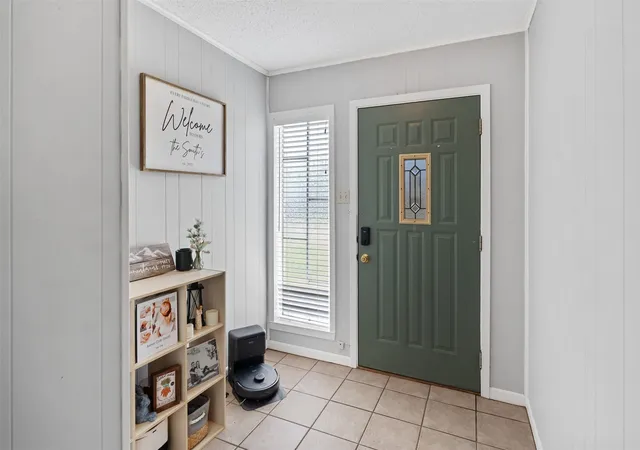 Photo 2 of Single family home for sale at 529 E Kempner, Mabank, TX 75147 | MLS# 21223015 | Listing updated on 2026-09-18