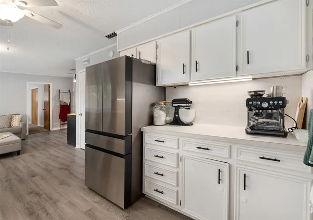 Photo 4 of Single family home for sale at 529 E Kempner, Mabank, TX 75147 | MLS# 21223015 | Listing updated on 2026-09-18