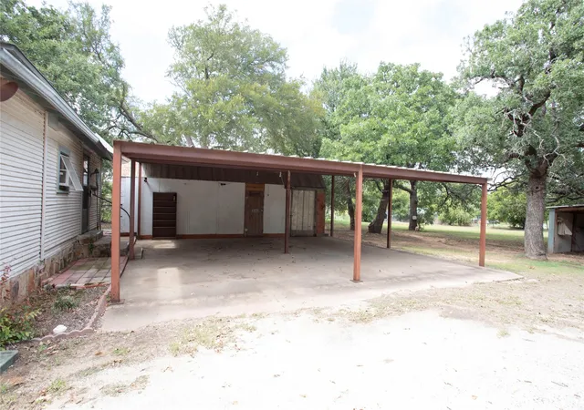 5th image of 1311 Loving Hwy, Graham, TX 76450 | MLS# 21223078