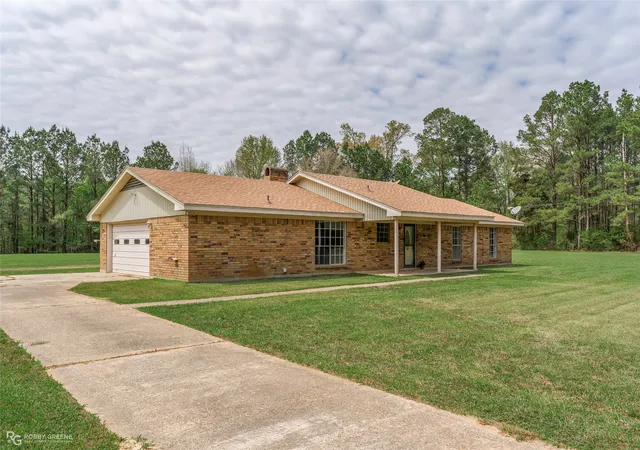 Photo 3 of Single family home for sale at 1303 Young Rd, Cotton Valley, LA 71018 | MLS# 21215549 | Listing updated on 2026-08-28