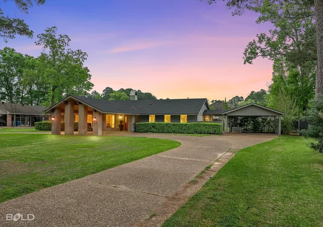 Photo 1 of Single family home for sale at 9450 Red Oak Ln, Shreveport, LA 71106 | MLS# 21223213 | Listing updated on 2026-09-28
